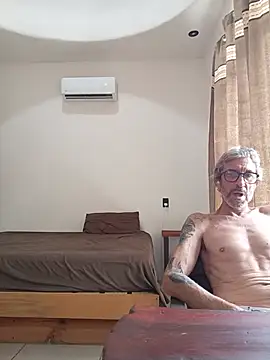 Snapshot of chris-sbh11 chatting on July 28, 2026, 5:45 pm chris-sbh11 online show from July 28, 2026, 5:45 pm