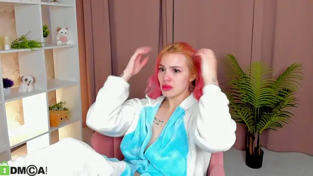 Hannah Mc kay online show from April 14, 2026, 1:27 pm