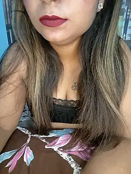 velvet-charmm online show from April 6, 2026, 5:52 am