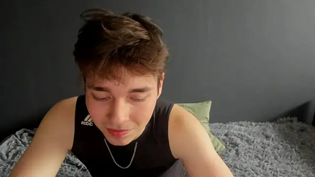 zeriax online show from April 10, 2026, 1:45 am