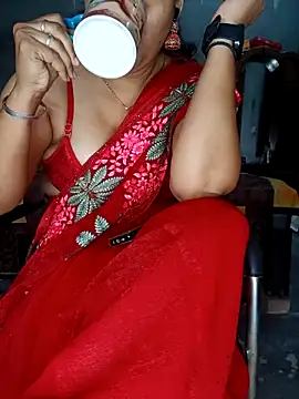 Riyashrma001 online show from April 17, 2026, 6:33 pm