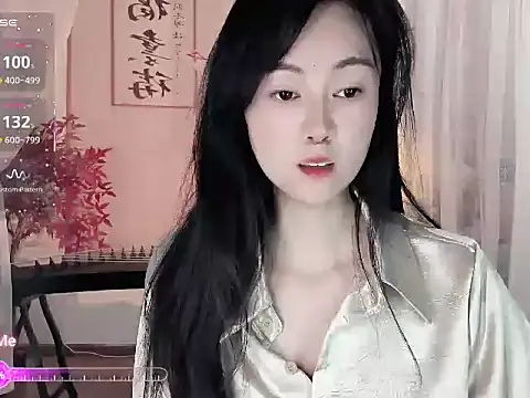 noomi-1111 online show from April 7, 2026, 2:35 am