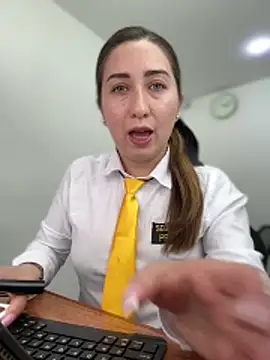 suzy-111 online show from April 15, 2026, 8:09 pm