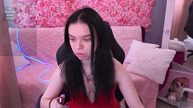 KatrinPearlsss online show from May 8, 2026, 12:42 pm