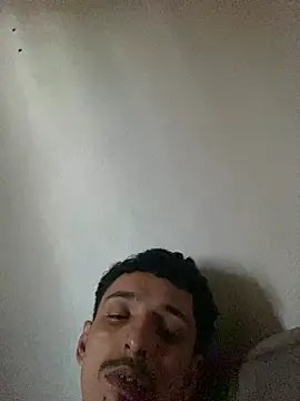 casalcapixaba28 online show from April 12, 2026, 7:06 pm