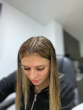 Alison parkerrr online show from April 18, 2026, 1:30 am