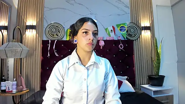 Snapshot of Eva-Lonx chatting on July 3, 2026, 7:09 pm Eva-Lonx online show from July 3, 2026, 7:09 pm