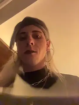 michelle310 online show from April 18, 2026, 8:53 pm