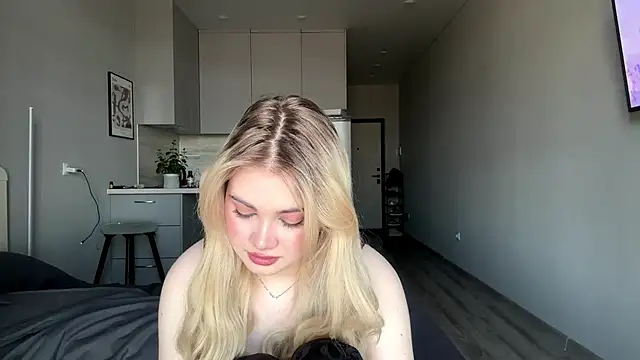 Snapshot of kirtova_ chatting on April 27, 2026, 9:29 am kirtova online show from April 27, 2026, 9:29 am