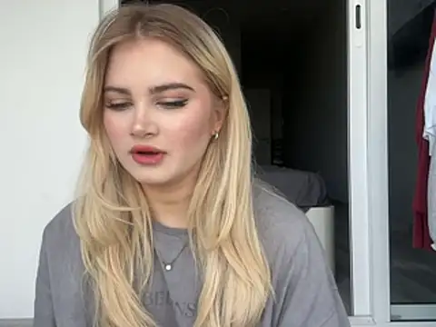 Snapshot of kirtova_ chatting on June 1, 2026, 11:54 am kirtova online show from June 1, 2026, 11:54 am