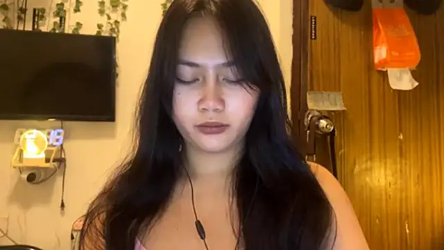 GlindaDejardin online show from April 11, 2026, 5:16 pm