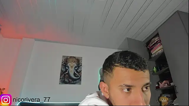 Emma Nico online show from April 17, 2026, 5:32 am