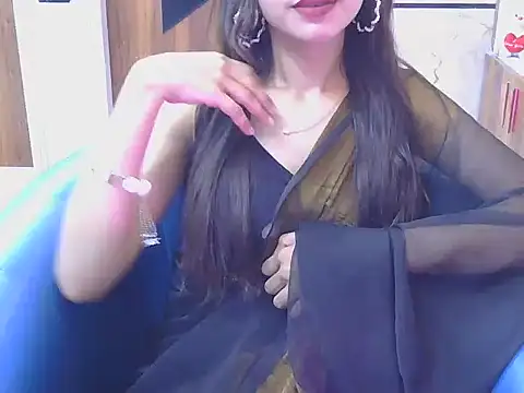 sweeet-Doll online show from April 15, 2026, 5:35 am