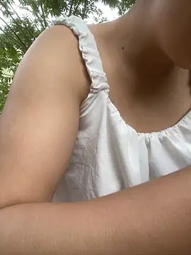   Amanda   online show from April 9, 2026, 12:56 am