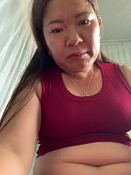   Evelyn   online show from April 15, 2026, 5:02 am