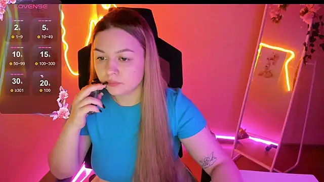 AmeliePeach online show from April 8, 2026, 3:02 pm