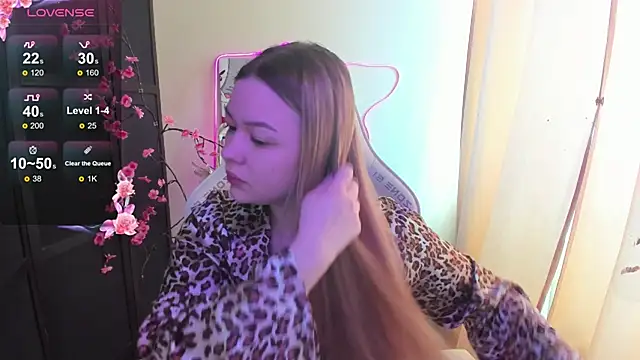 AmeliePeach online show from April 9, 2026, 4:14 am