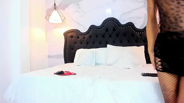 foxi cameron online show from April 16, 2026, 2:34 am