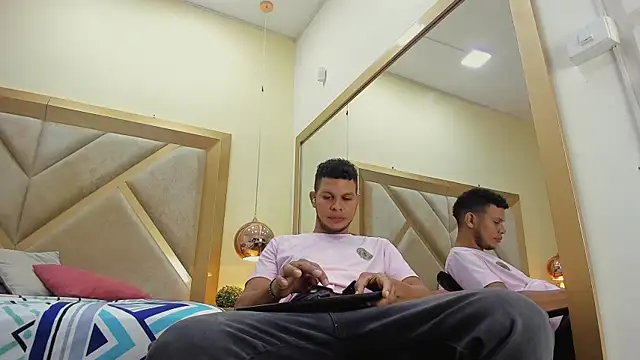 NohaBrooks online show from April 10, 2026, 5:09 pm