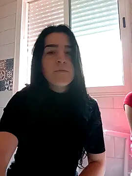 fogosabella225 online show from April 8, 2026, 9:11 am