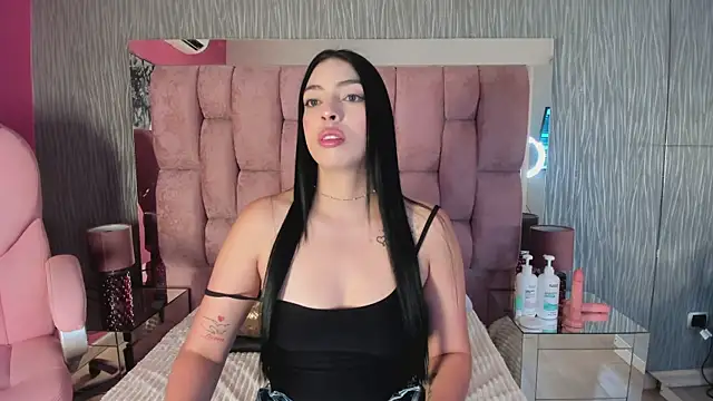 Snapshot of Ashly_bloom_ chatting on July 16, 2026, 11:29 am Ashly bloom online show from July 16, 2026, 11:29 am