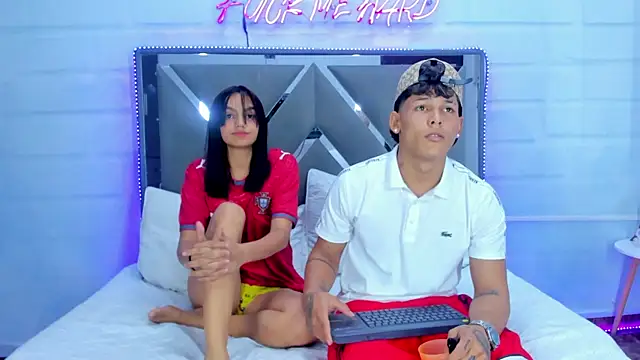 EndlessTwo online show from April 16, 2026, 6:08 pm