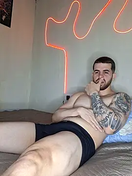 Snapshot of leoxxxgato chatting on June 2, 2026, 11:49 pm leoxxxgato online show from June 2, 2026, 11:49 pm