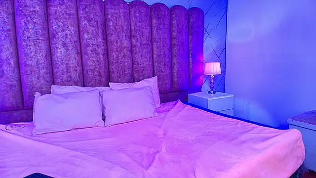 sweetlyundone online show from April 10, 2026, 9:22 pm