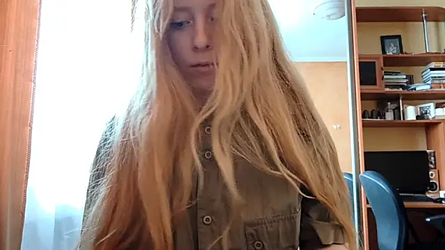 KateVibe 01 online show from April 14, 2026, 3:33 am