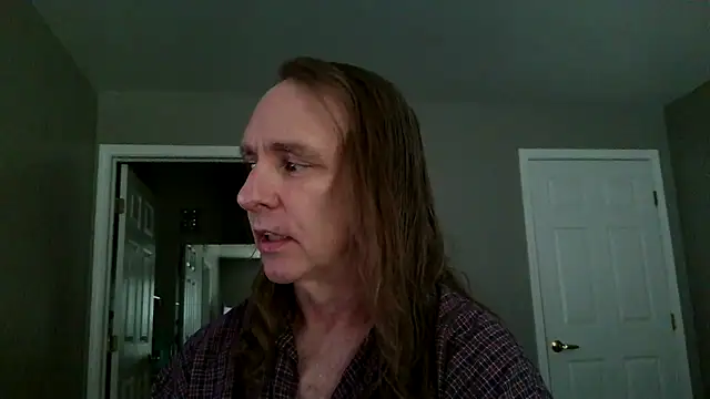 Snapshot of Magnus_Luv chatting on July 1, 2026, 6:30 pm Magnus Luv online show from July 1, 2026, 6:30 pm