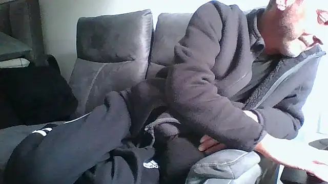 Snapshot of CanCumALot chatting on May 12, 2026, 1:17 pm CanCumALot online show from May 12, 2026, 1:17 pm