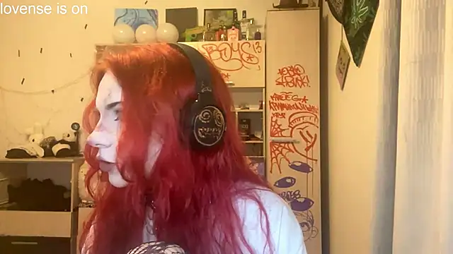 Snapshot of RedHeadCat chatting on June 1, 2026, 6:29 pm RedHeadCat online show from June 1, 2026, 6:29 pm