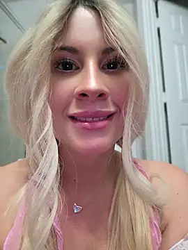 ItsAuroraBorealis online show from May 27, 2026, 1:57 am