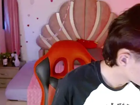 Marco fox723 online show from April 14, 2026, 6:02 pm