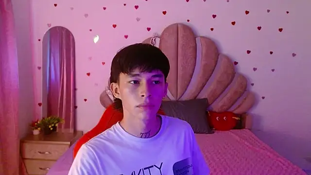 Marco fox723 online show from April 15, 2026, 5:50 pm