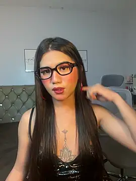 Snapshot of JassmineLove chatting on July 4, 2026, 9:15 am JassmineLove online show from July 4, 2026, 9:15 am