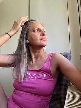 Snapshot of SweetLilTrouble chatting on June 14, 2026, 8:37 am SweetLilTrouble online show from June 14, 2026, 8:37 am