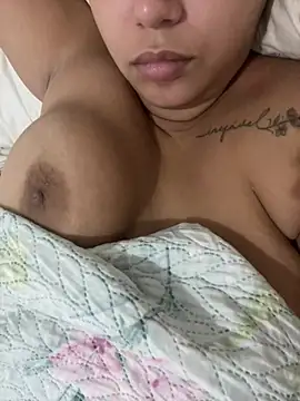 gabyzinha2030 online show from April 21, 2026, 2:36 am