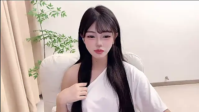 Snapshot of Kitteovo chatting on June 24, 2026, 4:49 pm Kitteovo online show from June 24, 2026, 4:49 pm