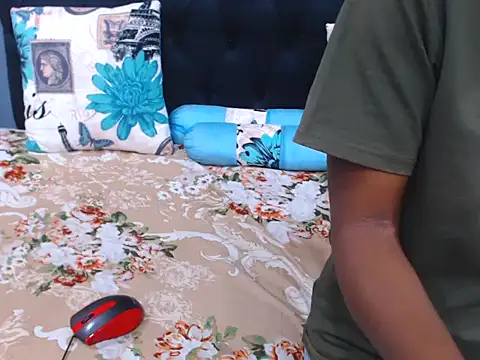 ChocolateClitt online show from April 10, 2026, 4:36 pm