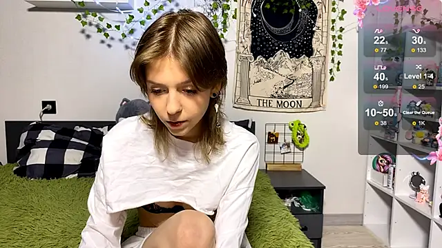 LunaBless online show from April 11, 2026, 11:08 pm