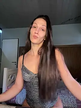 Snapshot of canduxgirl chatting on May 15, 2026, 8:29 pm canduxgirl online show from May 15, 2026, 8:29 pm
