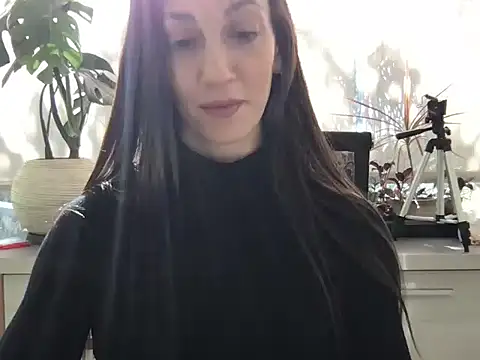 Snapshot of canduxgirl chatting on May 14, 2026, 2:03 pm canduxgirl online show from May 14, 2026, 2:03 pm