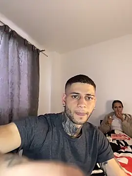 dream party 4U online show from April 17, 2026, 9:50 pm