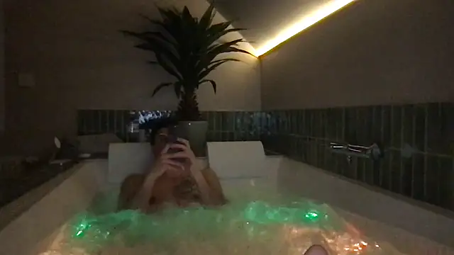 YoloNude online show from April 12, 2026, 9:18 pm