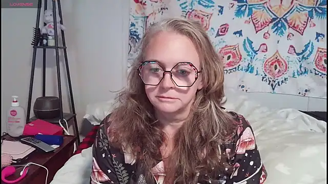 Snapshot of Blondejenn chatting on May 28, 2026, 12:22 pm Blondejenn online show from May 28, 2026, 12:22 pm