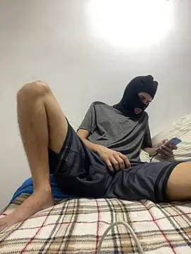 Couple PlayHot BR online show from July 18, 2026, 5:43 pm