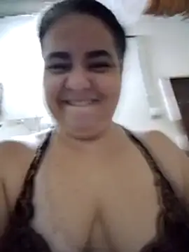 Snapshot of Golositadeamor chatting on June 9, 2026, 5:47 pm Golositadeamor online show from June 9, 2026, 5:47 pm