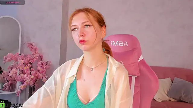 Snapshot of Sienna_Nyx chatting on June 15, 2026, 9:09 am Sienna Nyx online show from June 15, 2026, 9:09 am