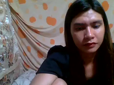 Snapshot of luna_veille chatting on May 12, 2026, 2:23 pm luna veille online show from May 12, 2026, 2:23 pm